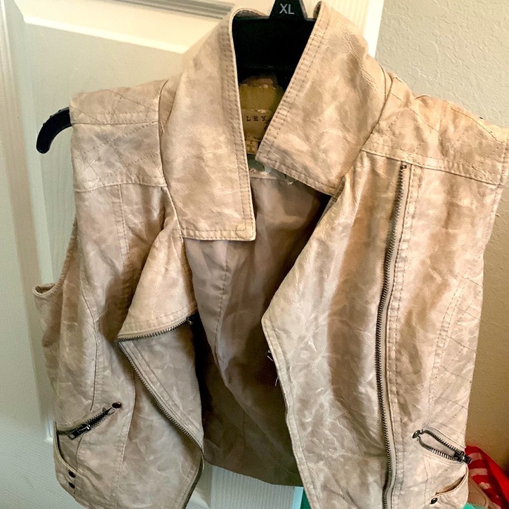 Ashley beige colored vest zip up with pockets